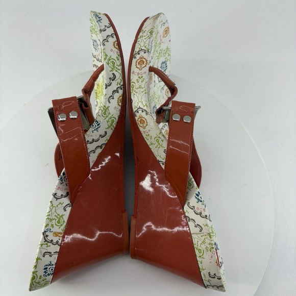 BCBGirls Wedge Heel Flip Flops Womens Size 8 Orange White Logo Print Y2K Sandals - Picture 4 of 11